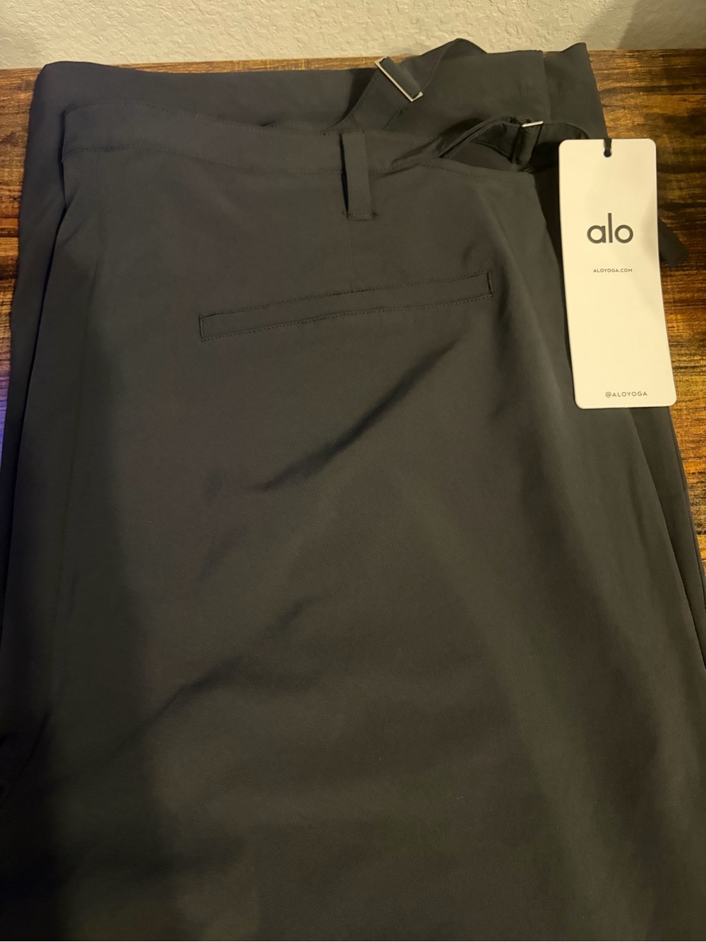 ALO Yoga Black Women's Trousers - Picture 6 of 9